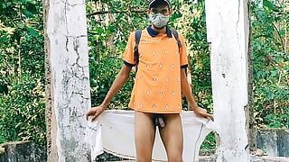 Sexy Indische papa naakt lopen in openbare sexy kont