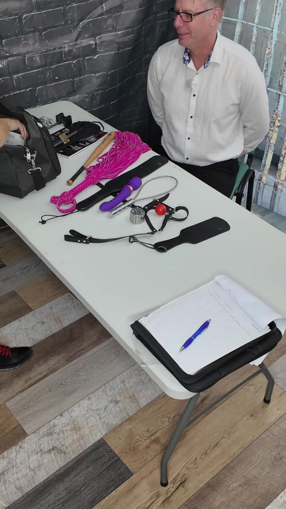 Sargent Izar fa una Ricerca sulla bolla di lattice sospetta | Clip 1