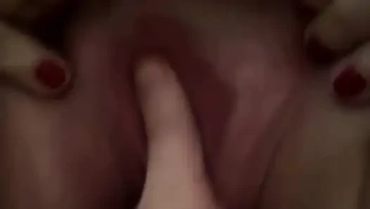 Çalışın ve cıvırlayan şişkinliğe yumruk yapın