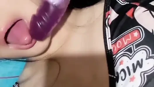 Japanese Girl Masturbating and Squirting