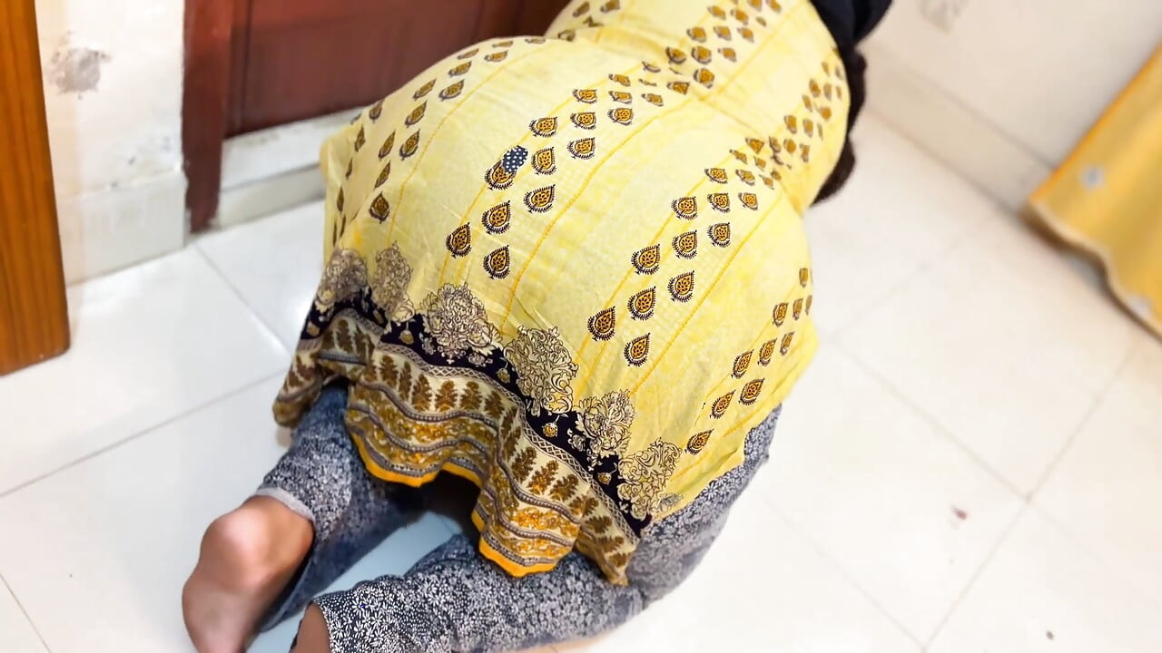 Ekteskap Al'ab Dhat Almuakhrat Alkabirat Walshawniat Ealiqat Taht Alsarir Walan Turid Mumarasat Aljins