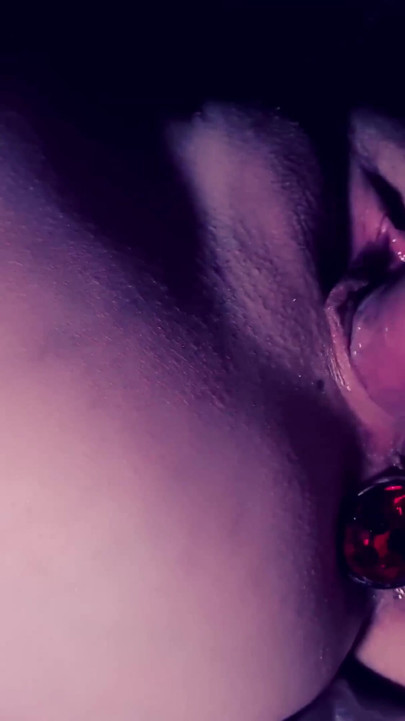 Beni sikmeye devam et üvey baba, sikini seviyorum