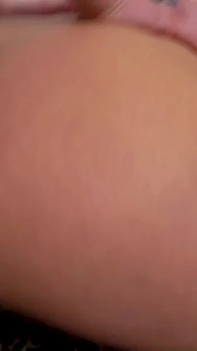 三个饥渴熟女在第一人称视角群交场景中被他们的健身教练干 | 短片 2
