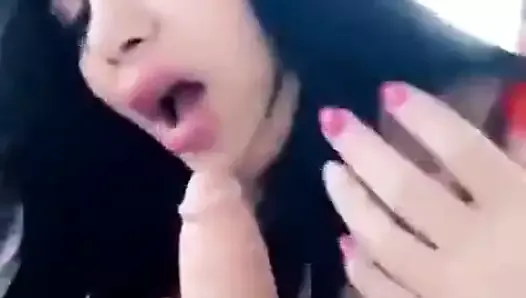 ARAB SHEMALE FUCKED BY A BIG DICK