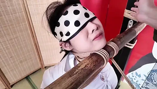 Xr22-kız direğine bağlı ve disiplinli.