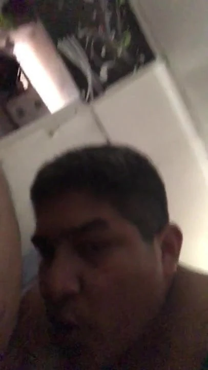Chupando verga de mi marido