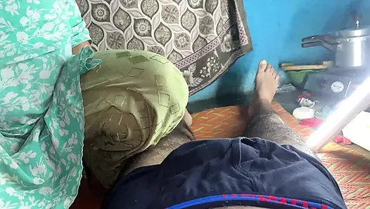 Ibu tiri ngentot ibu tiri habis-habisan