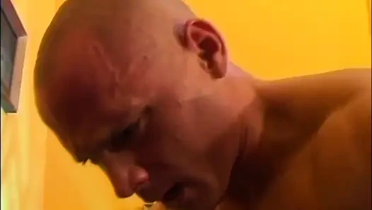 Pantat bahenol tante seksi rambut cokelat dientot habis-habisan sama kontol jadul sampai dicrot di mulut