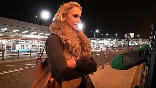 Abholung vom Flughafen - Sasha Steele