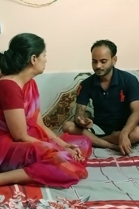देशी सुंदर कामवाली चोख!