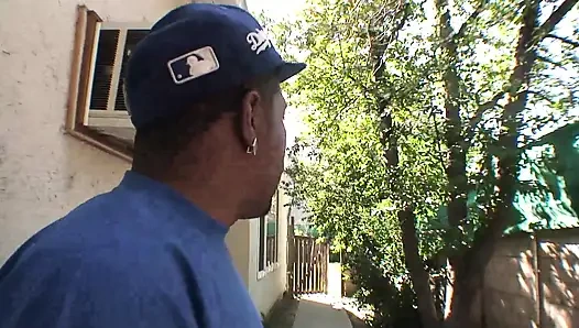 Tante semok kulit hitam dientot habis-habisan sama kontol raksasa pria kulit hitam di L.A.