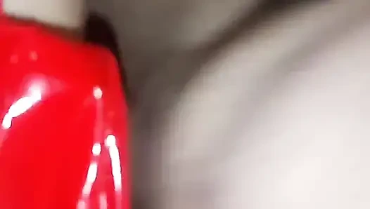 Женуха в красном