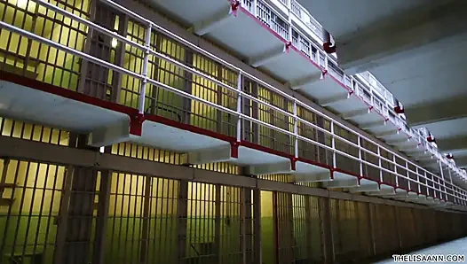 Lisa Ann Rocks a Fellow Guards World in Shower