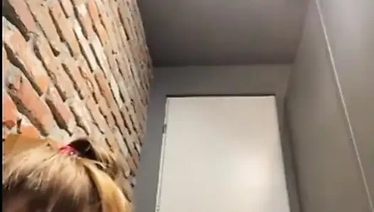 Analficken im supermarkt. Doppelpenetrieren. Komm im supermarkt