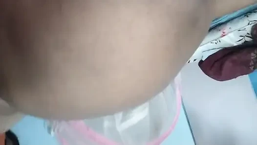 Ateşli Desi Hintli vücut parmaklıyor
