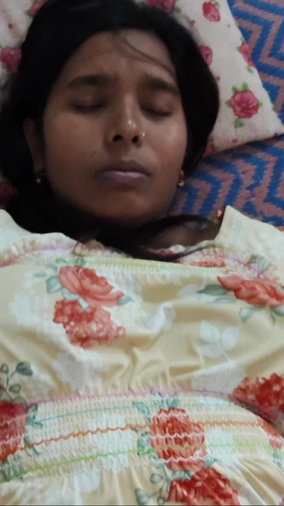 Father & daughter hot pussy sex - Father aapne beti ki chut me aapna land dal rahe he. | Clip 1