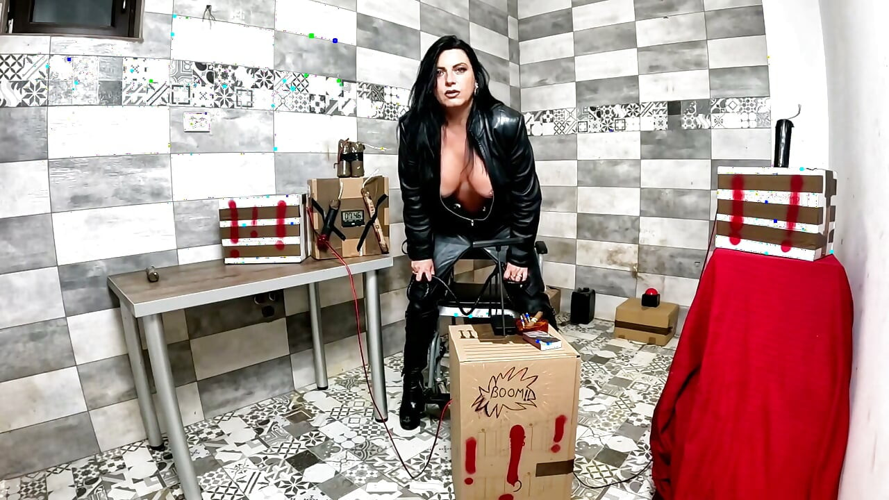 Dominant Leather MILF in Cold Room. Smoking, BDSM Boots, Cigar and Boom Orgasm