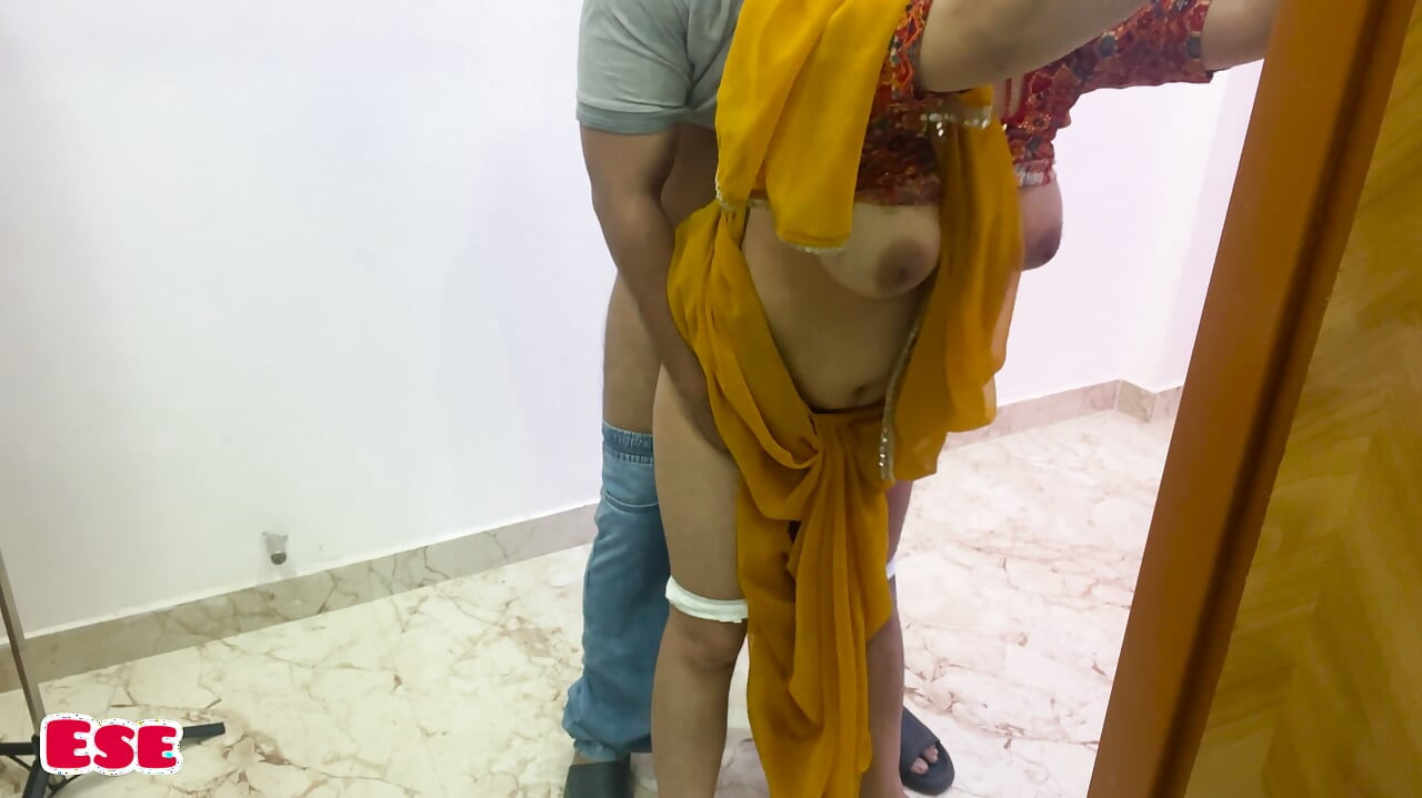 Alisha Kaam Dhundne Aaayi Aur Chudke Gayi.............