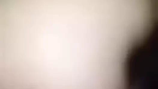 Čak je i jutros hteo da mi slomi dupe ....