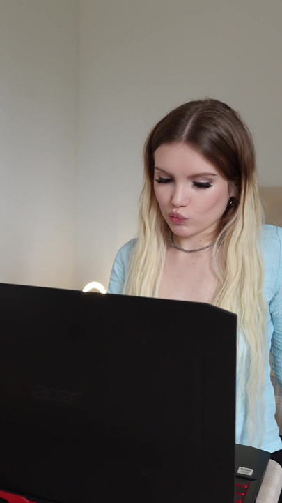 Broke the Computer! I Want My Stepfather to Poke His Dick in My Pussy While He Fixes It. Cum in My Mouth - I'm Happy