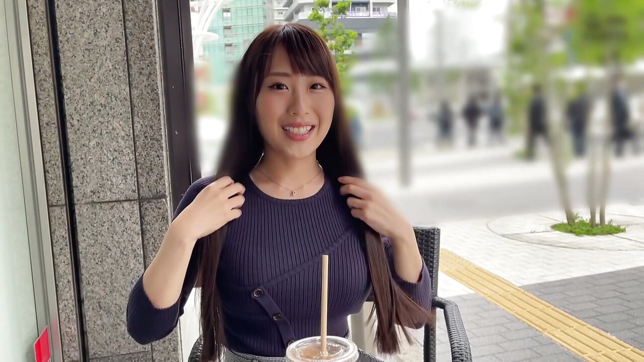 A189F10 A pure, shy, and quietly hairless girl with beautiful long hair and a strong shy sideless girl on a matching app for real sex at a love hotel!