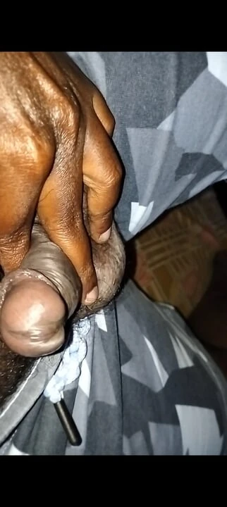 欲火中烧的印度男人手淫孤独的大鸡巴