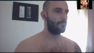Webcam hetero Italiaanse man trekt zich af en komt klaar