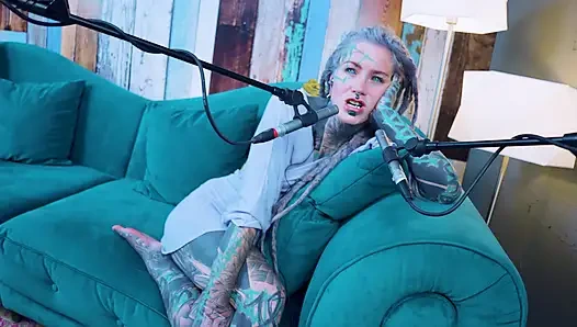 Ben hakkında konuşuyorum - izolasyon - asmr podcast sfw konuşuyor gotik sıska kız dreadlocks dövmeli model dövmeli kız