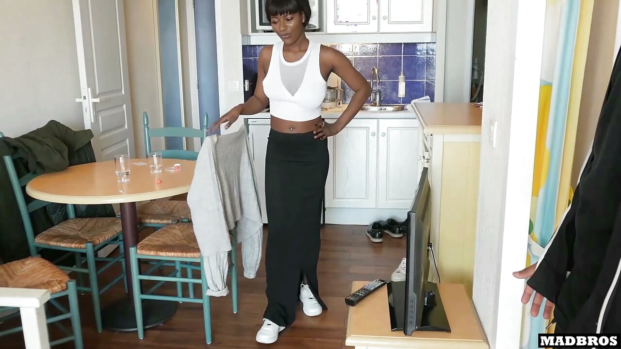 A dominatrix guard with big tits catches us and wants to suck us to avoid the police