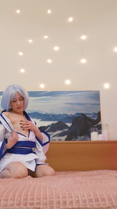 Petite Kimono Lady Ally Horny Knows How to Use a Fat Cock