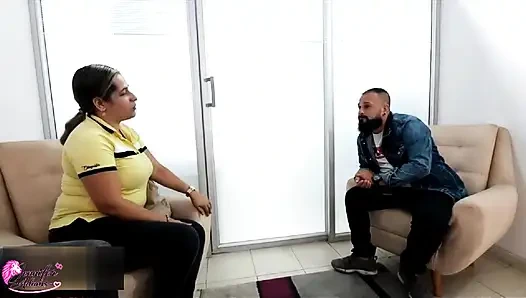 I manage to get into a sexual relationship with a secretary to help me with the administrative problems I have - Porno en Español