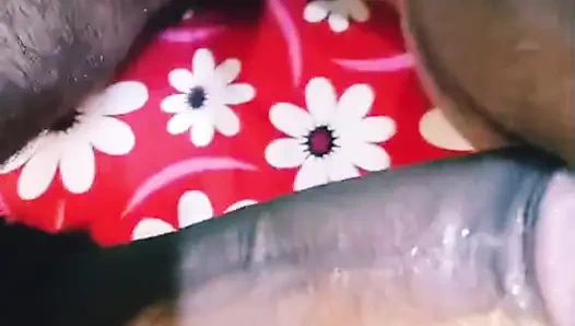 Üvey anne üvey oğlunu tek başına izledi ve bütün gece çıplak seks yaptı