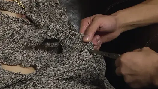 Geiles brünettes schätzchen masturbiert mit banane und isst muschi