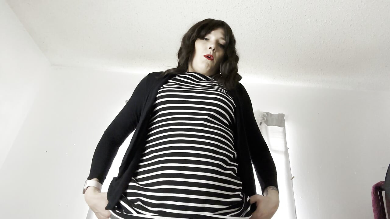Giantess Stepmommy