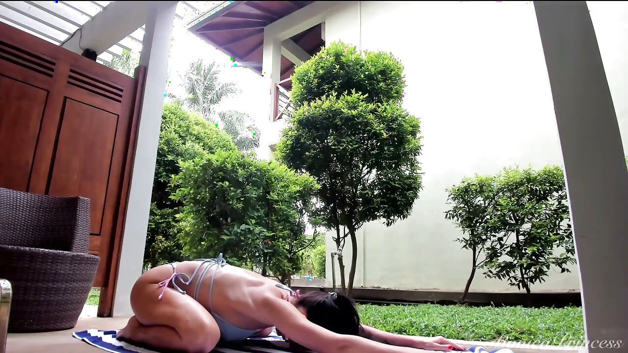 Yoga bendungan yang bikin kamu sange berat