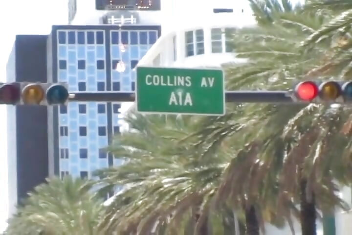 Gadis hot lagi asik nyepong kontol sampai dicrot di mulut