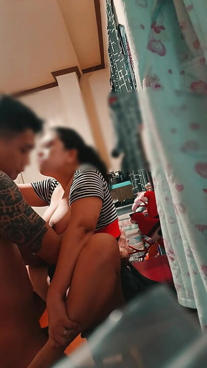 Urgent - istri kepergok selingkuh sama bosnya