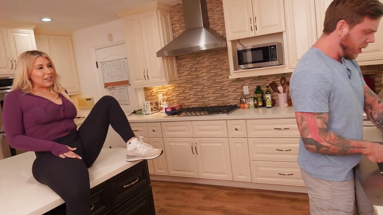 Fucking My PAWG Stepmom! Pounding MILF Pussy Til I Cum Inside - Alexa Taylor, Steve Rickz