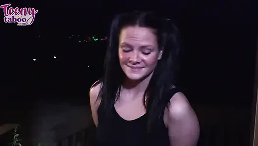 Cheerleaderin daisy bekommt anal vom trainer