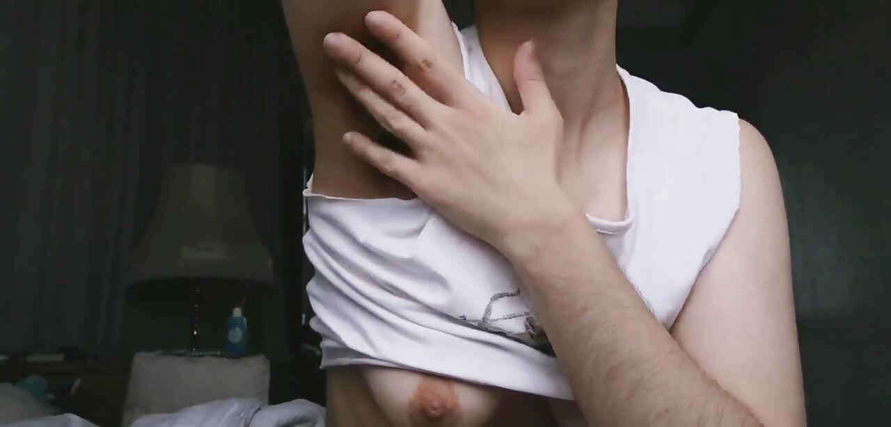 おっぱいと赤い穴