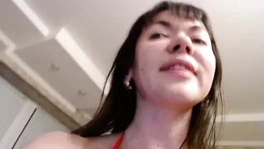 Gadis sange ini lagi asik ngocok kontol