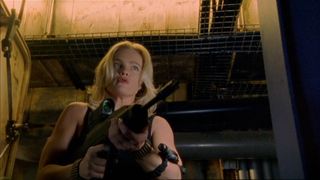 Erika eleniak - dracula 3000 (2004)