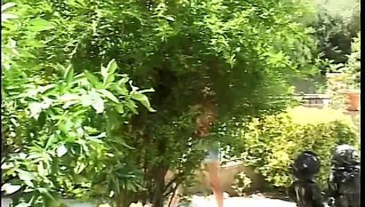 Siyah adam sikini zenci yarağının içine sokturuyor