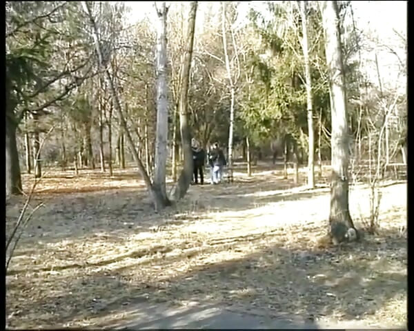 Za německými dveřmi je usilovně ošukána