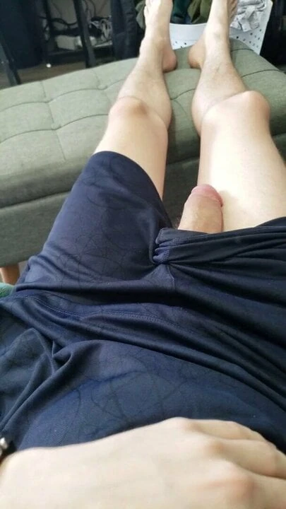 Mostrando enorme pau branco depois de um longo dia de trabalho ...