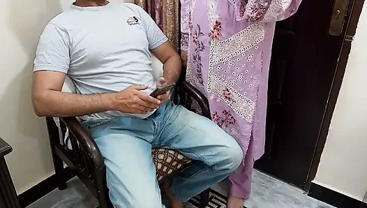 Üvey kız kardeş yanlışlıkla yarağa oturuyor - Hintçe ses