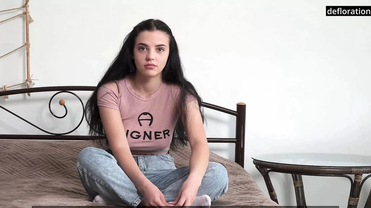 Megan Winslet fucks for the first time and loses virginity