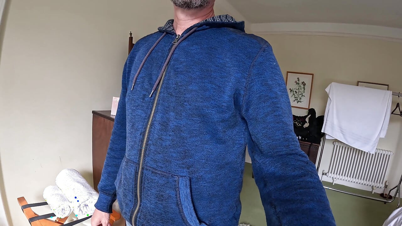 Big Uncut Cock Naked Hotel Room Wanking, Close up Creamy Cumshot - Rockardglans 210