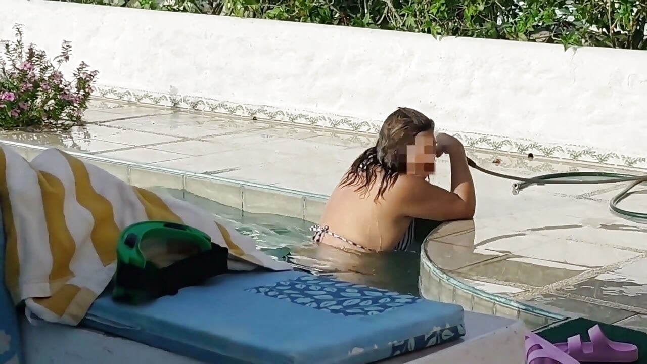 We come back from the beach and stepmom puts her huge dildo, I want to fuck her and I cum in her pussy