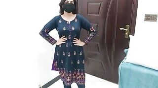 La ragazza pakistana nuda balla completamente mujra night